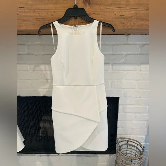 BCBG Ely halter dress off white with lace up back - Picture 2 of 5